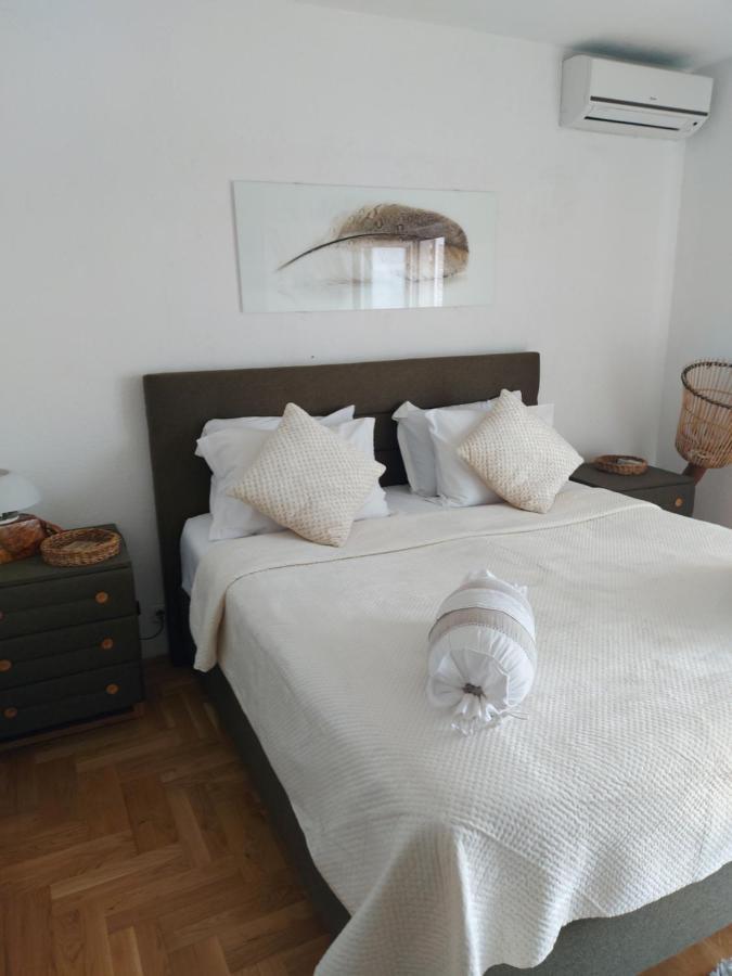 Apartments Iris Брела Экстерьер фото